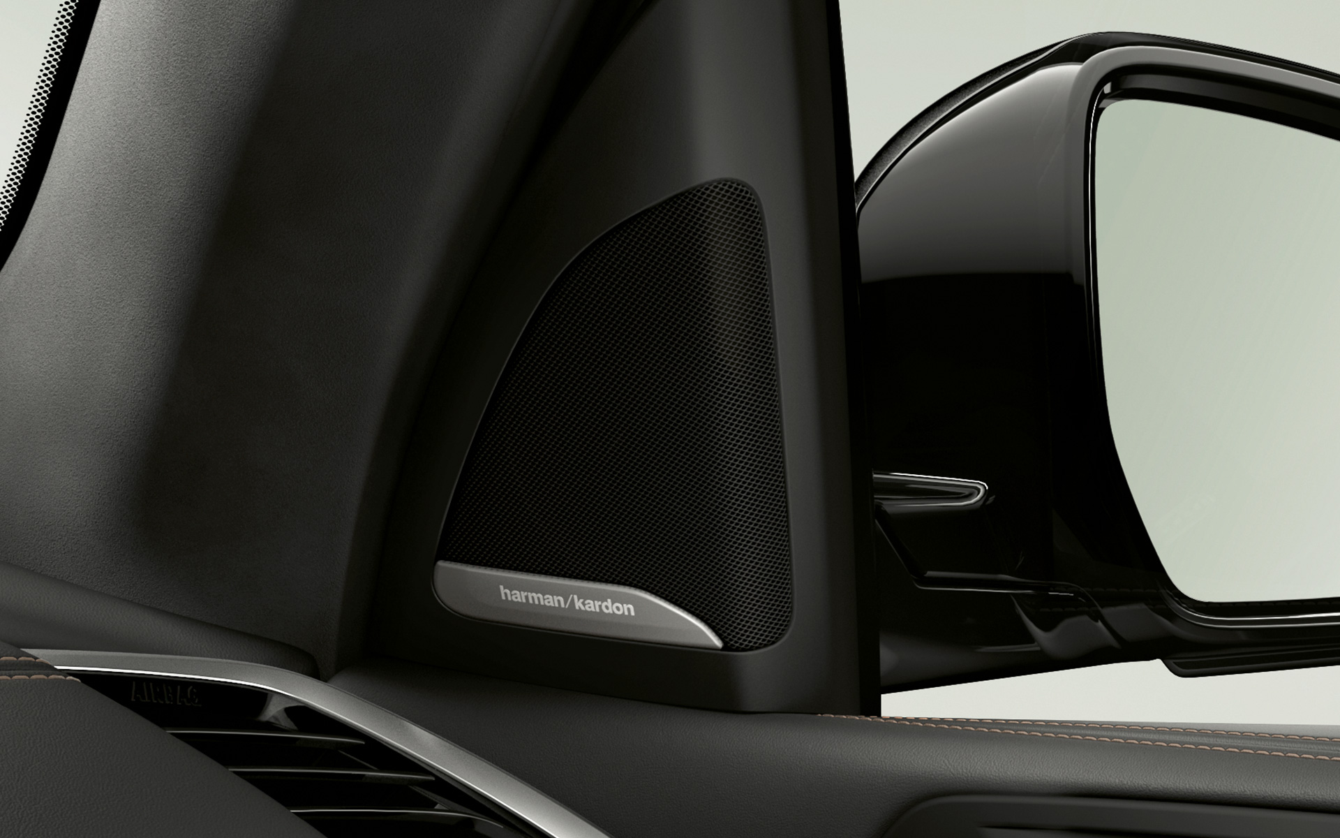 BMW X7 M50i G07 2019 speakers close-up